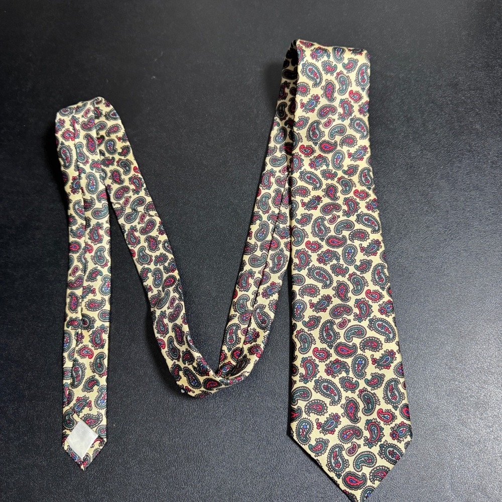 Brooks Brothers Necktie Mens OS‎ Yellow Red Paisley Printed Silk England Vintage